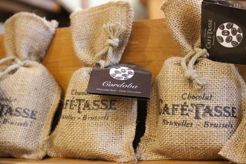 petit sac brun café tasse bruxelles