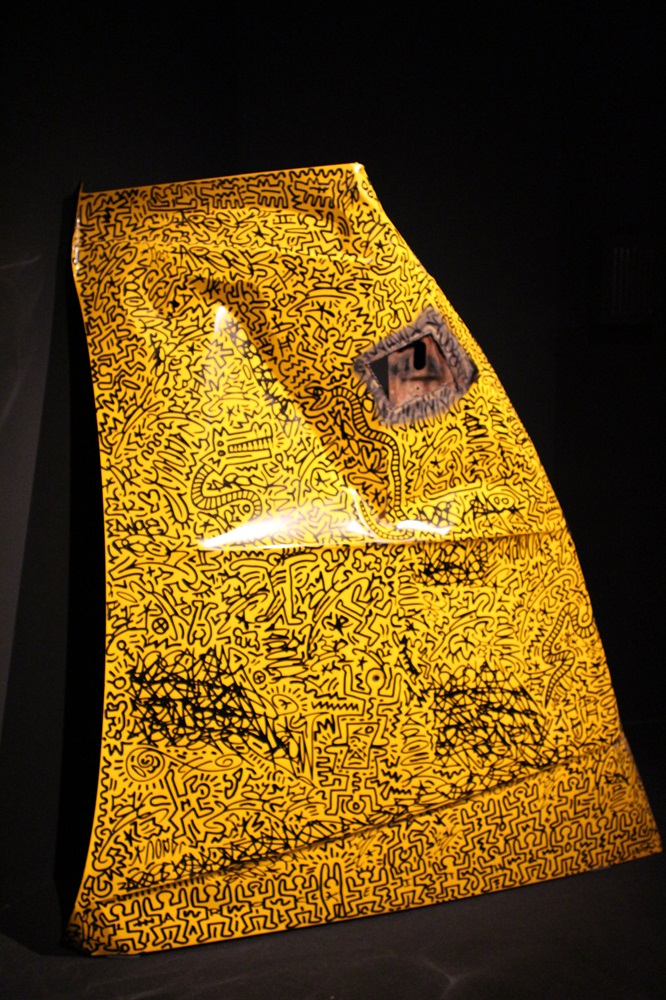 dessin sur parechoc taxi jaune keith haring