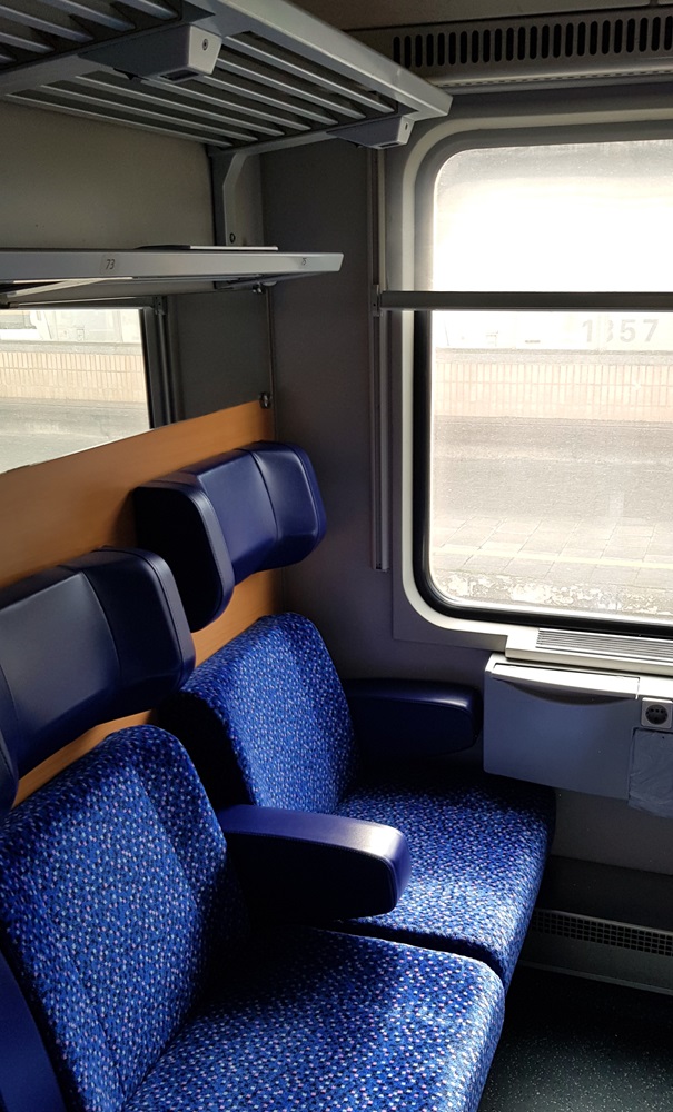 intérieur train nuit nighjet sièges