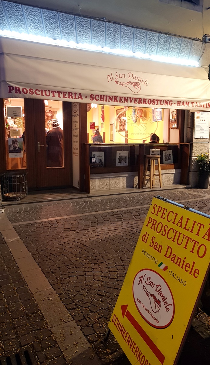 façade extérieure bar al san daniele à cividale del friuli